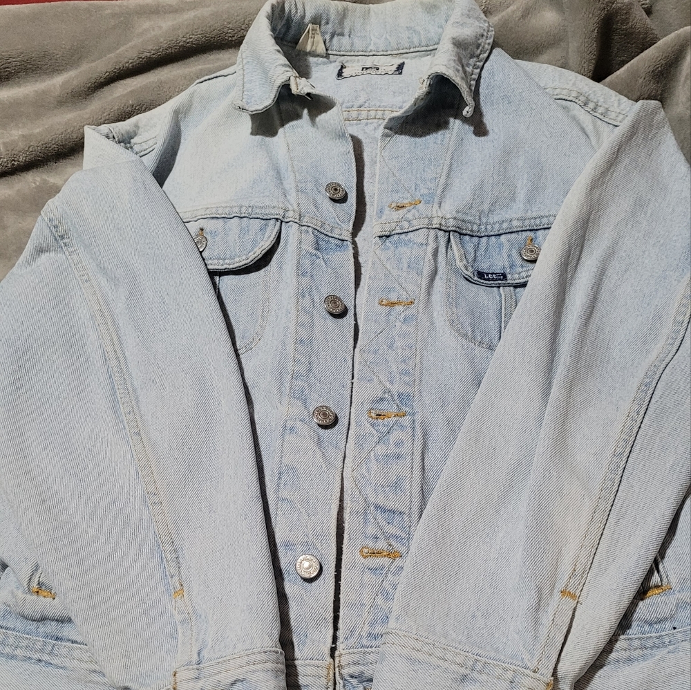 Vintage Lee jean jacket! 👖